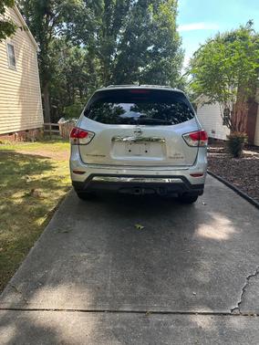 Silver 2013 Nissan Pathfinder Platinum