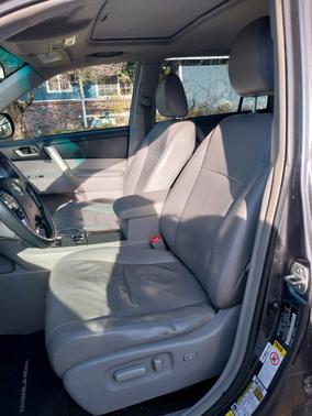 2011 Toyota Highlander SE