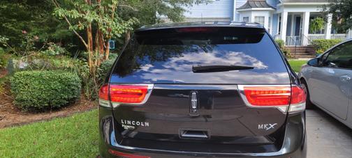 Photo 2 of 4 of 2011 Lincoln MKX Base
