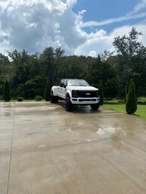 White 2025 Ford F-450 Platinum