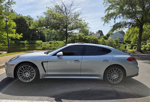 Silver 2016 Porsche Panamera 4 Edition