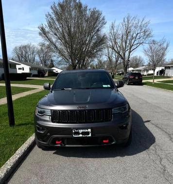 Gray 2019 Jeep Grand Cherokee Trailhawk