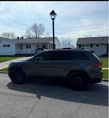 Gray 2019 Jeep Grand Cherokee Trailhawk