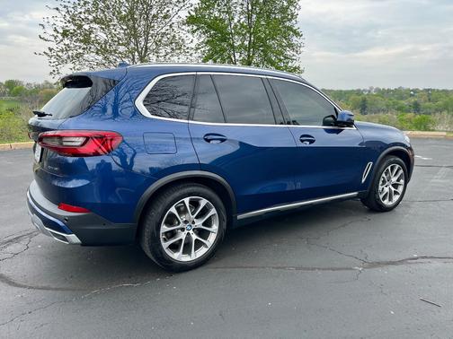 Blue 2020 BMW X5 xDrive40i