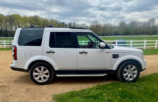 White 2015 Land Rover LR4 HSE