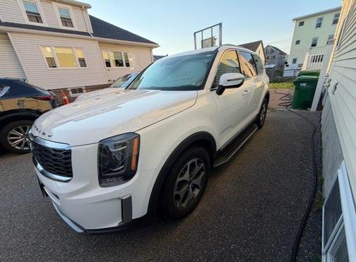 White 2021 Kia Telluride EX
