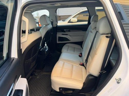 White 2021 Kia Telluride EX