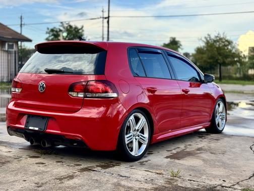 2012 Volkswagen Golf R 4-Door