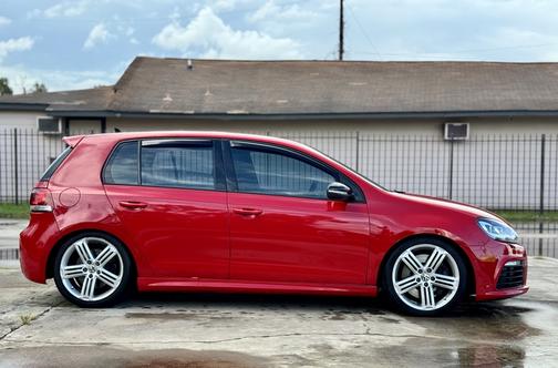 2012 Volkswagen Golf R 4-Door
