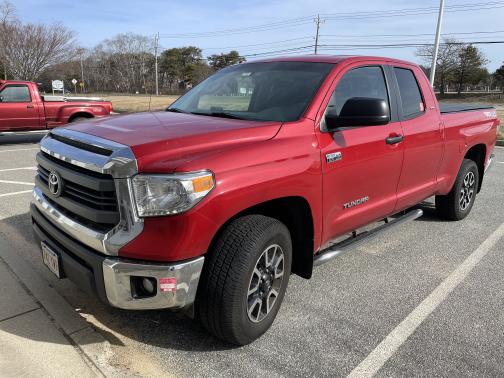 2014 Toyota Tundra SR5