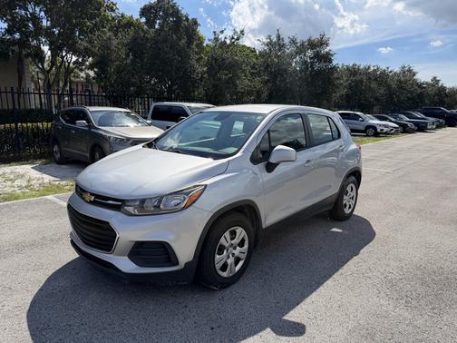 Silver 2017 Chevrolet Trax LS