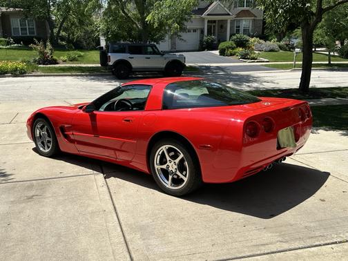2003 Chevrolet Corvette Base