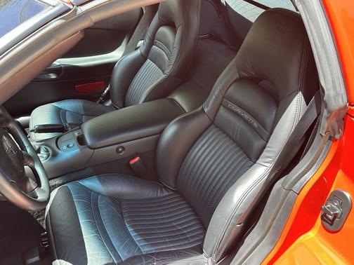 2003 Chevrolet Corvette Base