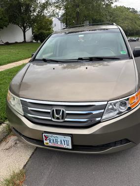 Beige 2012 Honda Odyssey EX