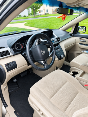 Beige 2012 Honda Odyssey EX