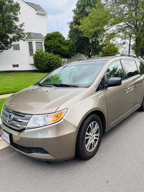 Beige 2012 Honda Odyssey EX