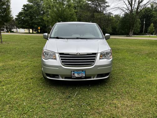 2010 Chrysler Town & Country Touring