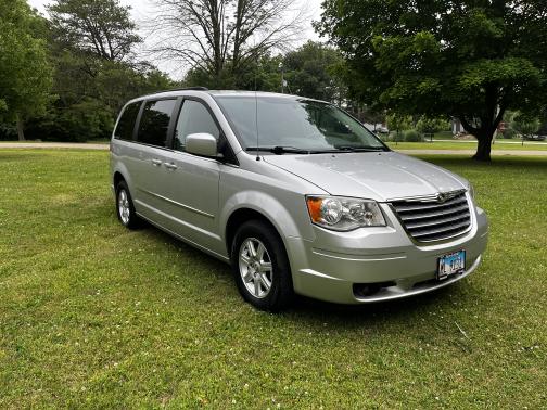 2010 Chrysler Town & Country Touring