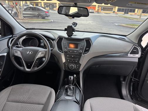 2016 Hyundai SANTA FE SE