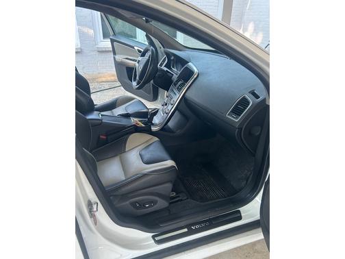 2017 Volvo XC60 T5 Dynamic