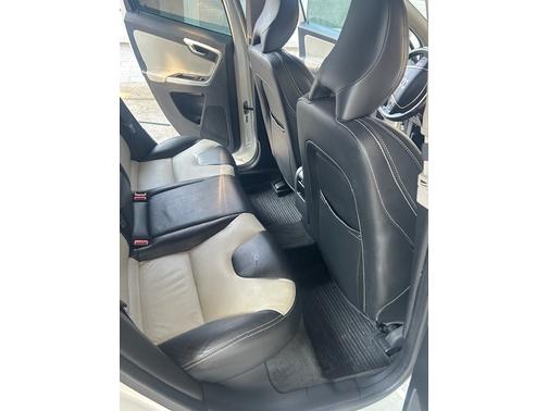 2017 Volvo XC60 T5 Dynamic