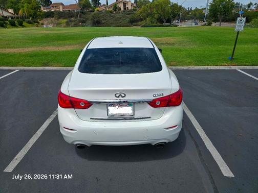 White 2014 INFINITI Q50 Sport