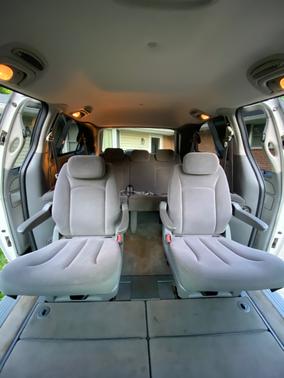 White 2007 Dodge Grand Caravan SXT