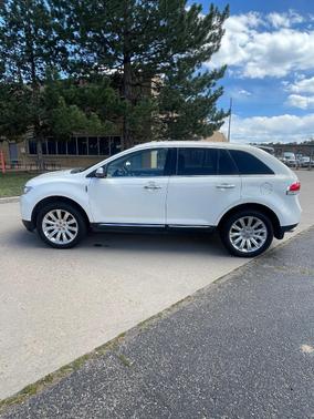 White 2013 Lincoln MKX Base