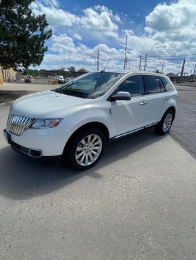 White 2013 Lincoln MKX Base