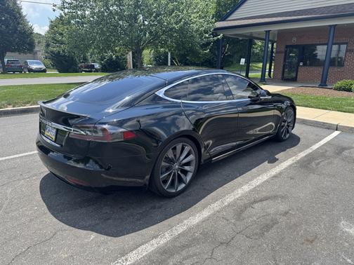 2020 Tesla Model S Long Range Plus