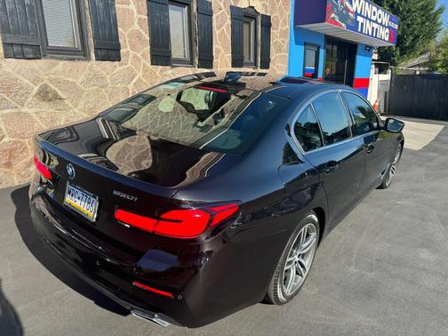 Black 2021 BMW 530 i xDrive