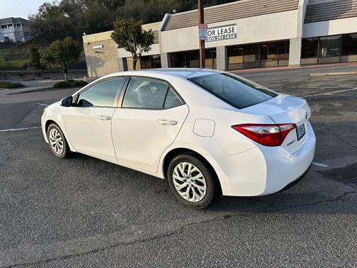 White 2015 Toyota Corolla LE