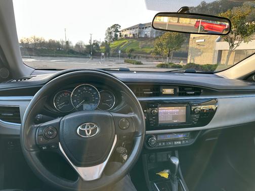 White 2015 Toyota Corolla LE