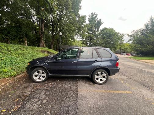Blue 2006 BMW X5 4.4i