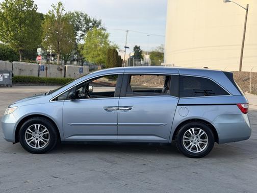 Blue 2012 Honda Odyssey EX-L