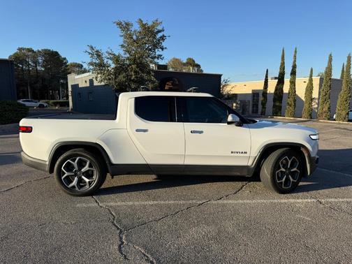 White 2023 Rivian R1T Adventure Performance Dual-Motor Max Package