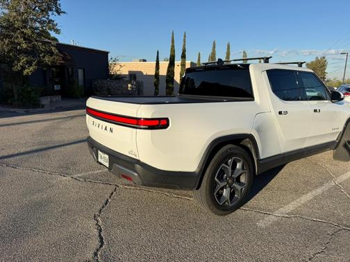 White 2023 Rivian R1T Adventure Performance Dual-Motor Max Package