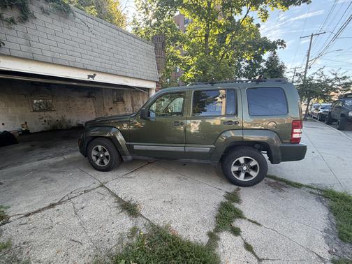 Green 2008 Jeep Liberty Sport