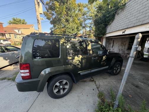 Green 2008 Jeep Liberty Sport