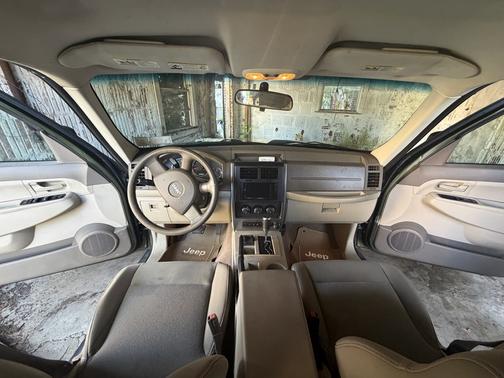 Green 2008 Jeep Liberty Sport