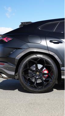2024 Lamborghini Urus Performante