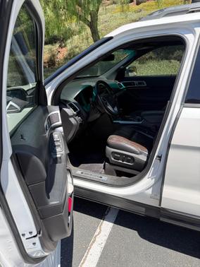 White 2013 Ford Explorer Sport