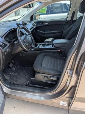 Black 2019 Ford Edge SE