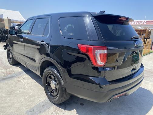 Black 2016 Ford Utility Police Interceptor Base