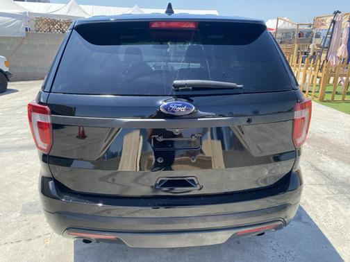 Black 2016 Ford Utility Police Interceptor Base