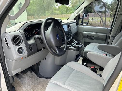 2011 Ford E350 Super Duty Cargo