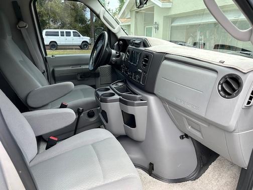 2011 Ford E350 Super Duty Cargo
