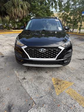 Black 2021 Hyundai TUCSON SEL