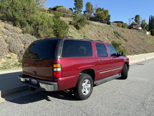 2004 Chevrolet Suburban 1500 LT