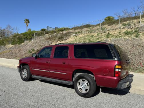 2004 Chevrolet Suburban 1500 LT